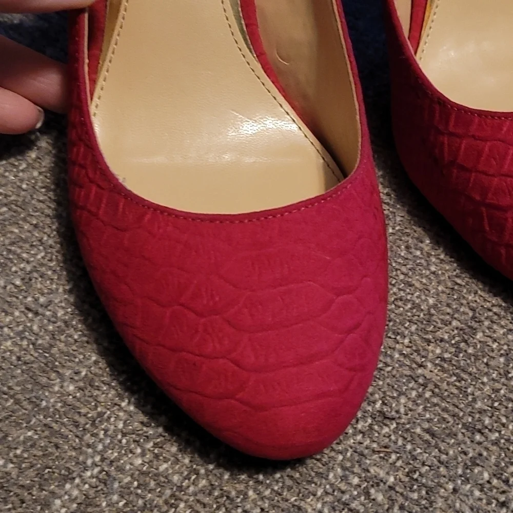 Jessica Simpson bright pink embossed reptile scale heels sz 9.5 shoes SH174
